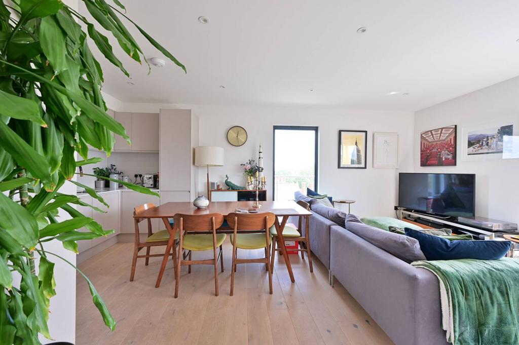 Keswick Road, Putney, London, SW15 2 bed penthouse for sale £725,000