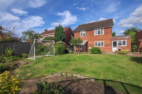 4 bedroom detached house to rent, Gorse Ride North, Wokingham