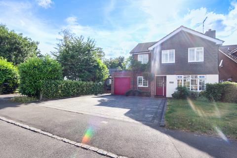 4 bedroom detached house to rent, Gorse Ride North, Wokingham