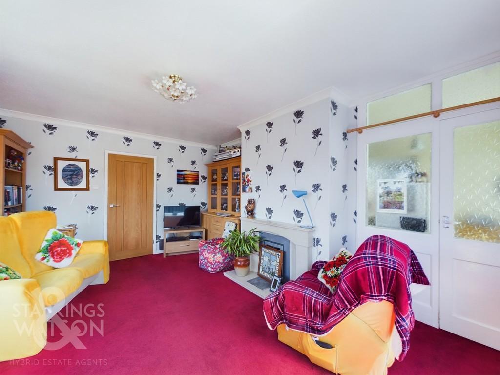 Waveney Crescent, Earsham, Bungay 2 bed detached bungalow £299,950