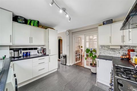 17 Lillechurch Road, Dagenham, RM8 2BG