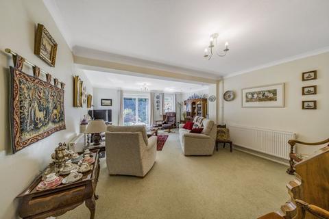 Wychwood Bridle Close, Grayshott, Hindhead, GU26 6EA