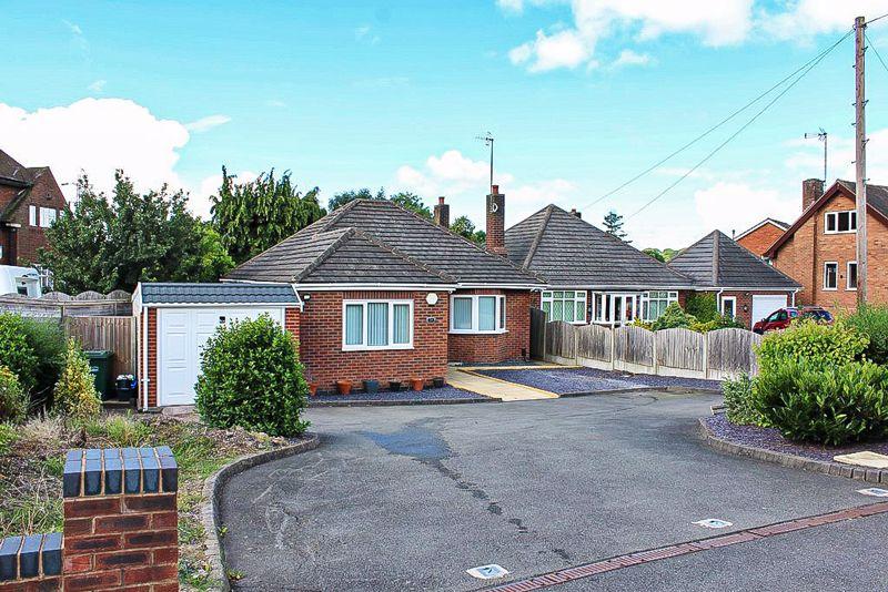 The Straits Lower Gornal Dy3 3aa 3 Bed Detached Bungalow For Sale £