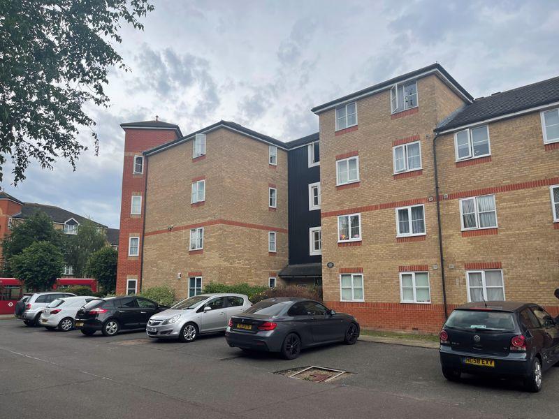 Morris Court, Enfield Island Village 2 bed flat £235,000