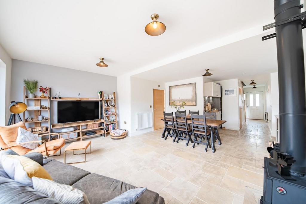 Living area.jpg