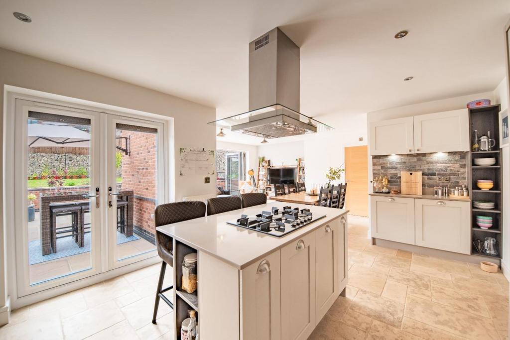Kitchen island.jpg