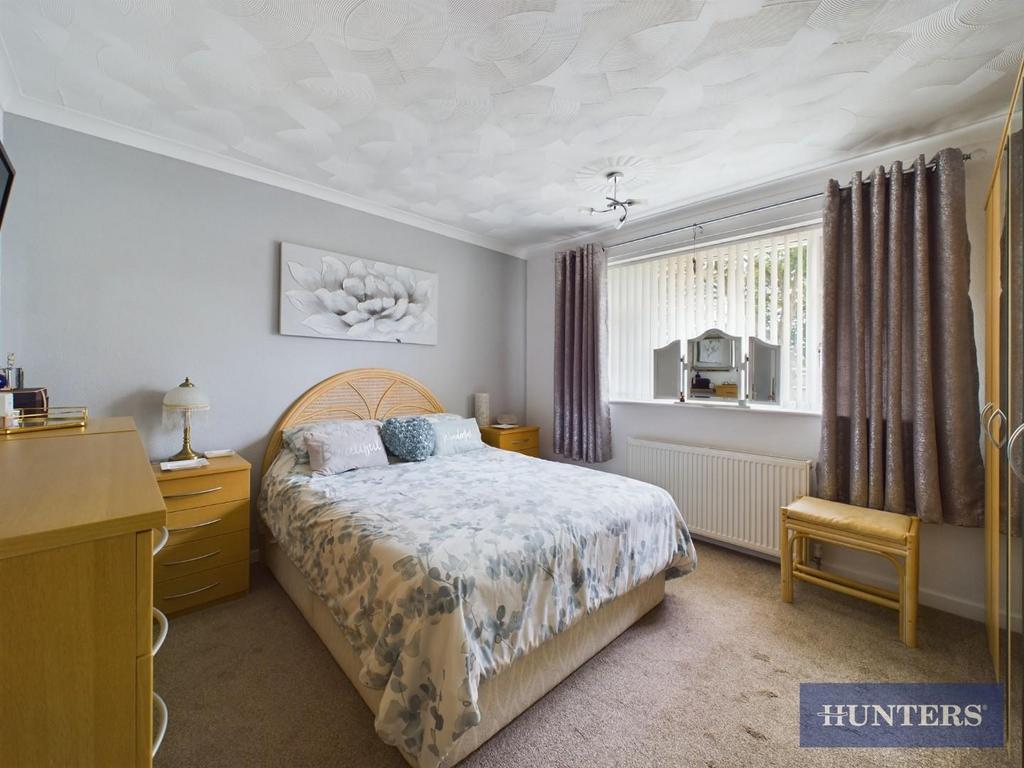 Bed 1.jpg