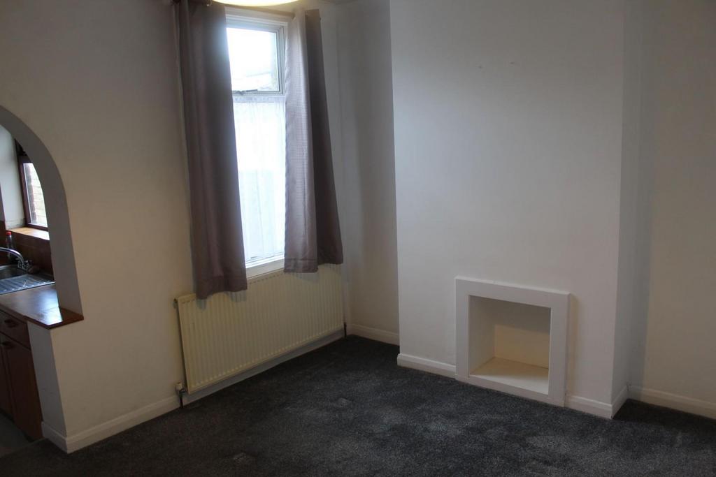 Rural Vale, Northfleet, Gravesend 2 bed terraced house £1,150 pcm (£
