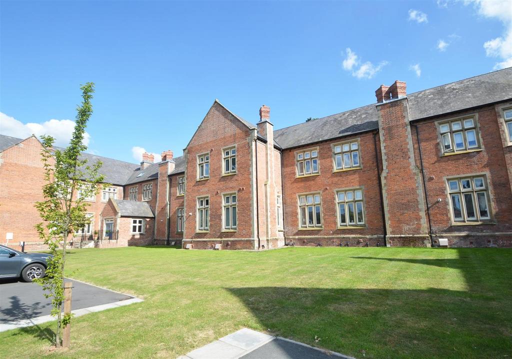 Oliver Road, Leighton Park, Shrewsbury 2 bed terraced house for sale
