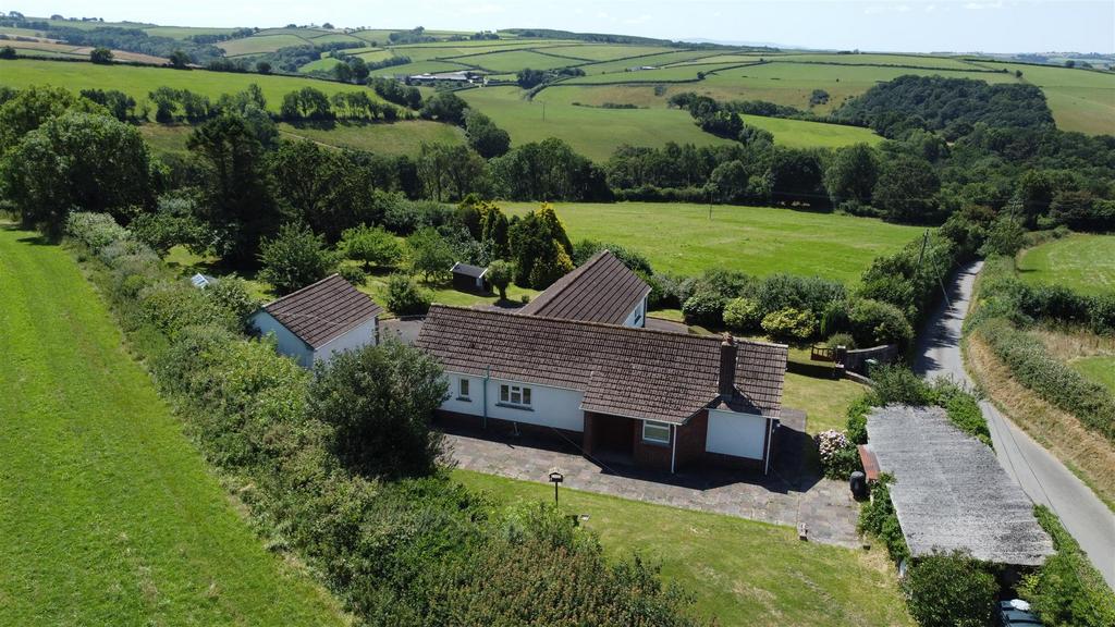 Kings Nympton 3 bed bungalow for sale £450,000