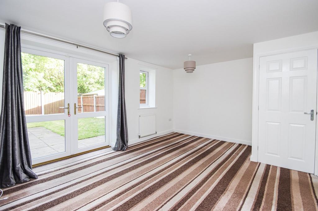 Rothay Close, Flixton, Manchester, M41 3 bed semidetached house £