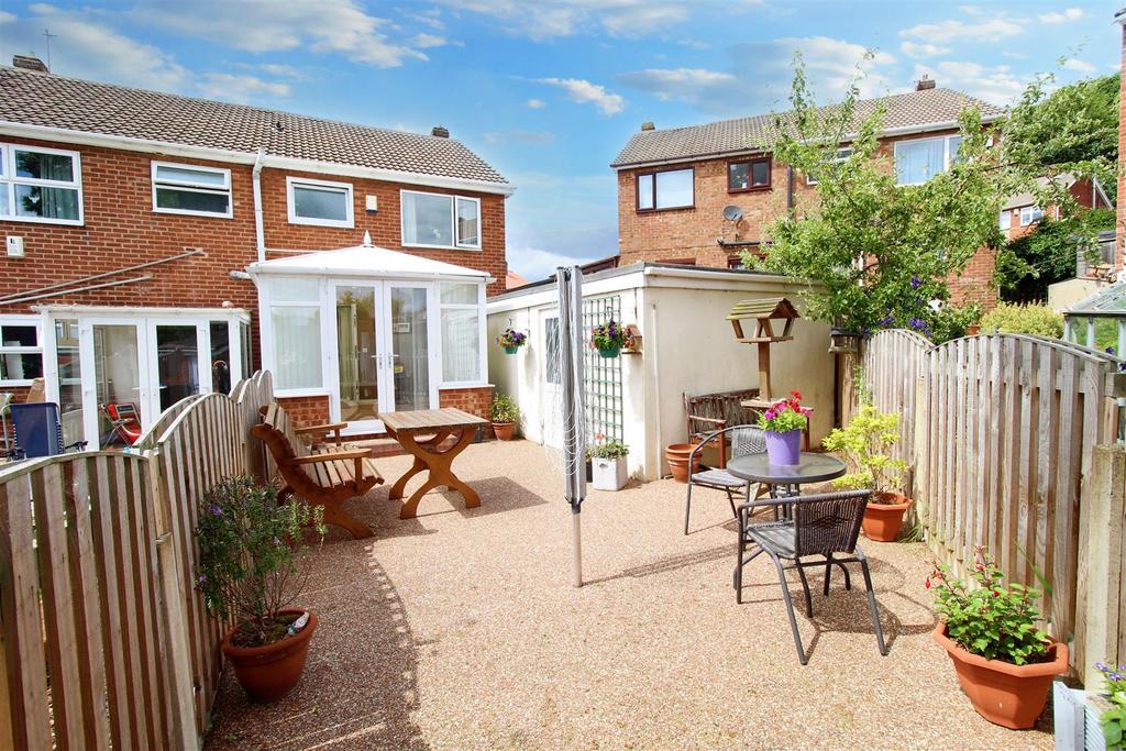 St. Andrews Way, Ardsley, Barnsley S71 5DB 3 bed semidetached house
