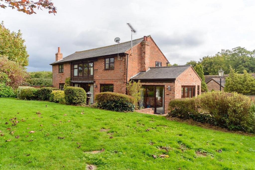 Crew Lane, Kenilworth 4 bed barn conversion £895,000