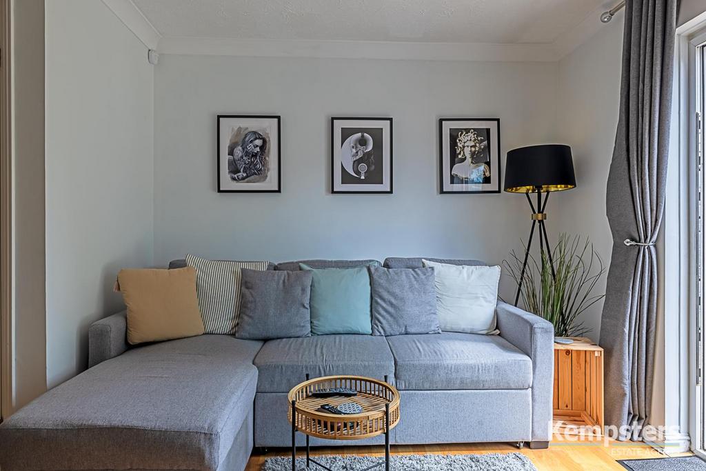 Lounge 6.jpg