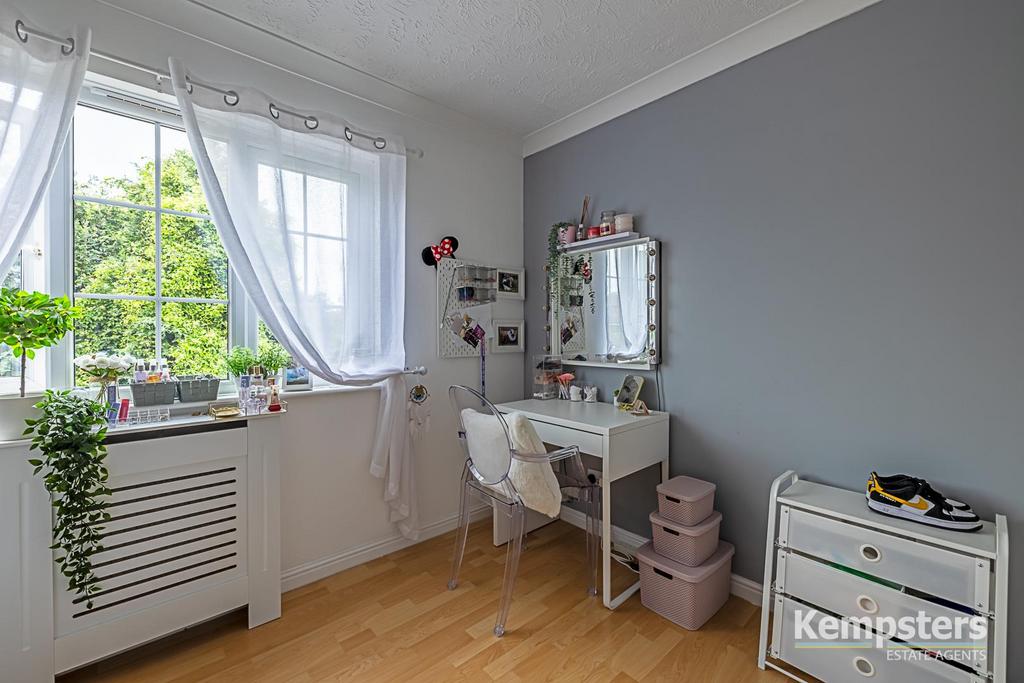 Bedroom 2 3rd.jpg