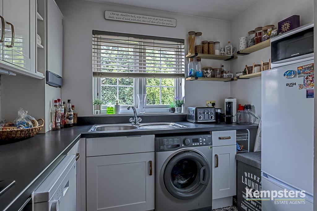 Kitchen 4.jpg