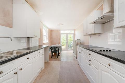 79 Scotts Road, London, E10 6LN
