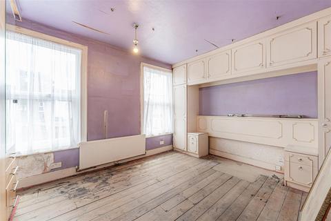 79 Scotts Road, London, E10 6LN