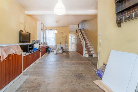 79 Scotts Road, London, E10 6LN