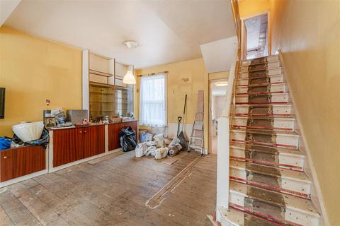 79 Scotts Road, London, E10 6LN