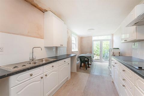 79 Scotts Road, London, E10 6LN
