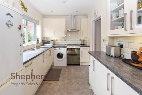 81 Penton Drive, Cheshunt, Waltham Cross, EN8 9RT