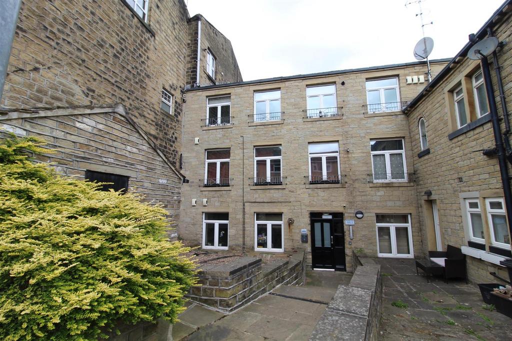 The Trading Post,West Vale, Halifax 2 bed apartment £650 pcm (£150 pw)