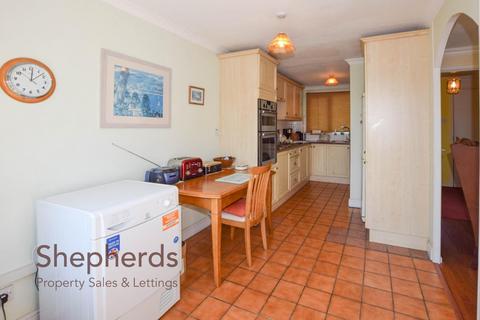 19 Brampton Close, Cheshunt, Waltham Cross, EN7 6HZ