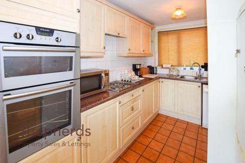 19 Brampton Close, Cheshunt, Waltham Cross, EN7 6HZ