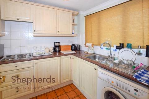 19 Brampton Close, Cheshunt, Waltham Cross, EN7 6HZ
