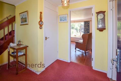 19 Brampton Close, Cheshunt, Waltham Cross, EN7 6HZ