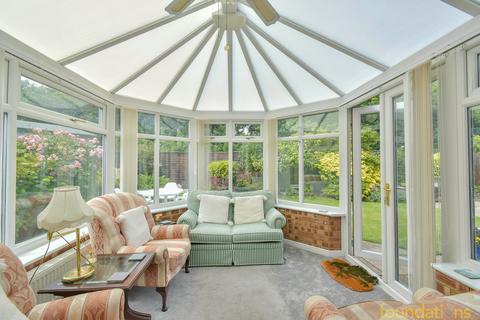 126 Cooden Drive, Bexhill-on-sea, TN39 3AW