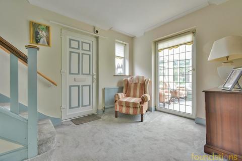 126 Cooden Drive, Bexhill-on-sea, TN39 3AW