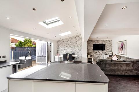 48 Berkeley Avenue, Bexleyheath, DA7 4UA