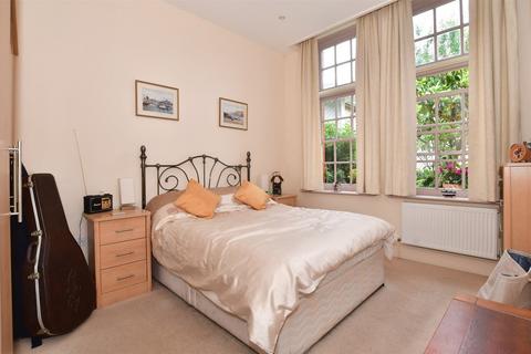 1 bedroom ground floor flat for sale, West Cliff Road, Ramsgate, Kent