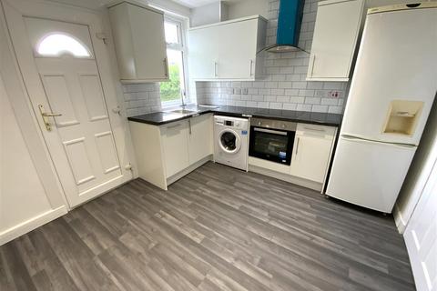 2 bedroom apartment to rent, Loretto Street, Carntyne, Glasgow