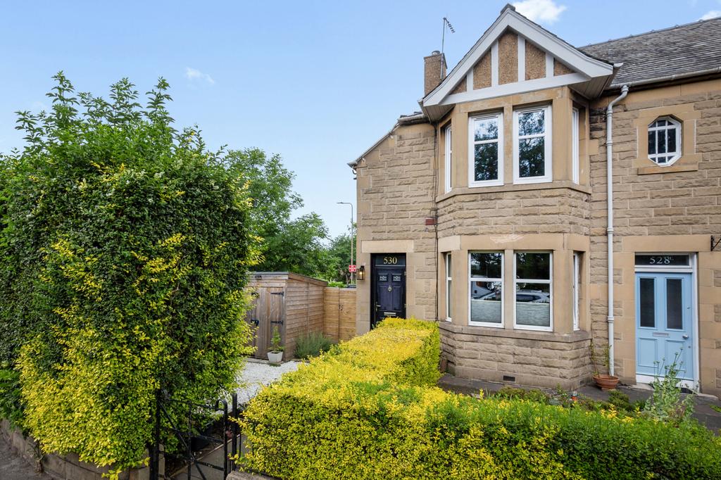 530 Ferry Road, Edinburgh, EH5 2DJ 4 bed flat £395,000