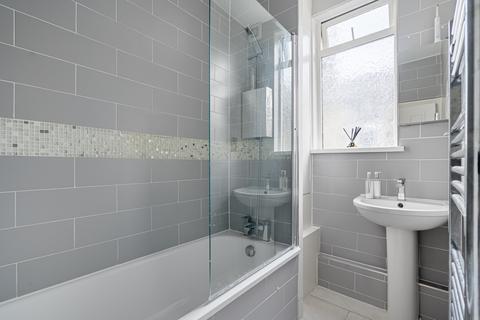 30b Lodge Road, Croydon, CR0 2PB
