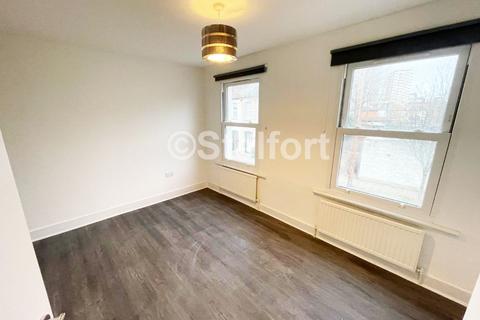 3 bedroom terraced house to rent, Emma Road, London E13