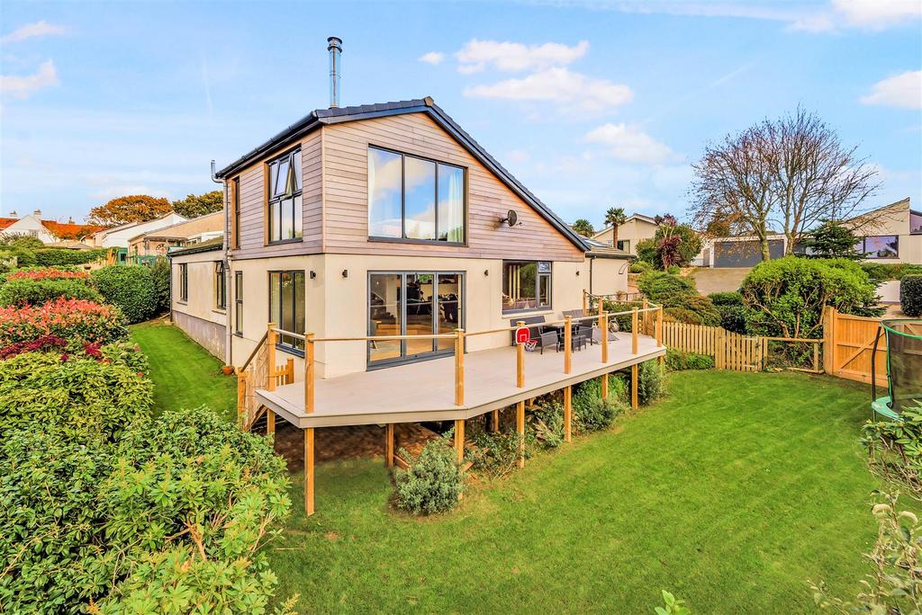 Flushing 4 bed detached house for sale £835,000
