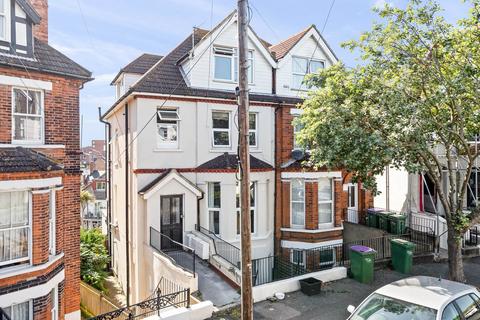 3 bedroom maisonette for sale, East Cliff Gardens, Folkestone, CT19