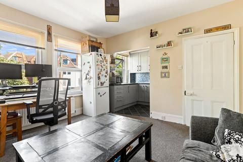 3 bedroom maisonette for sale, East Cliff Gardens, Folkestone, CT19