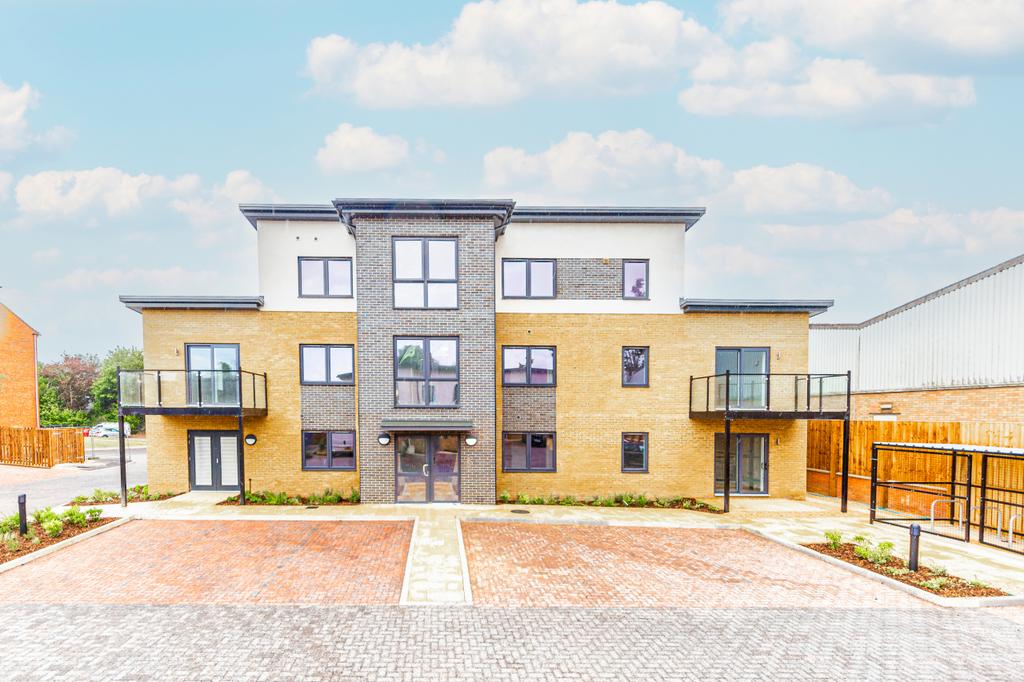 Hitchin, Hitchin SG5 2 bed flat to rent £1,650 pcm (£381 pw)