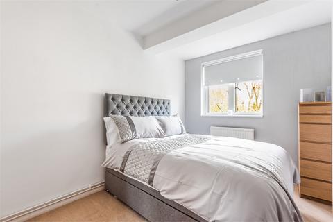 3 bedroom apartment for sale, Manor Estate, London, SE16