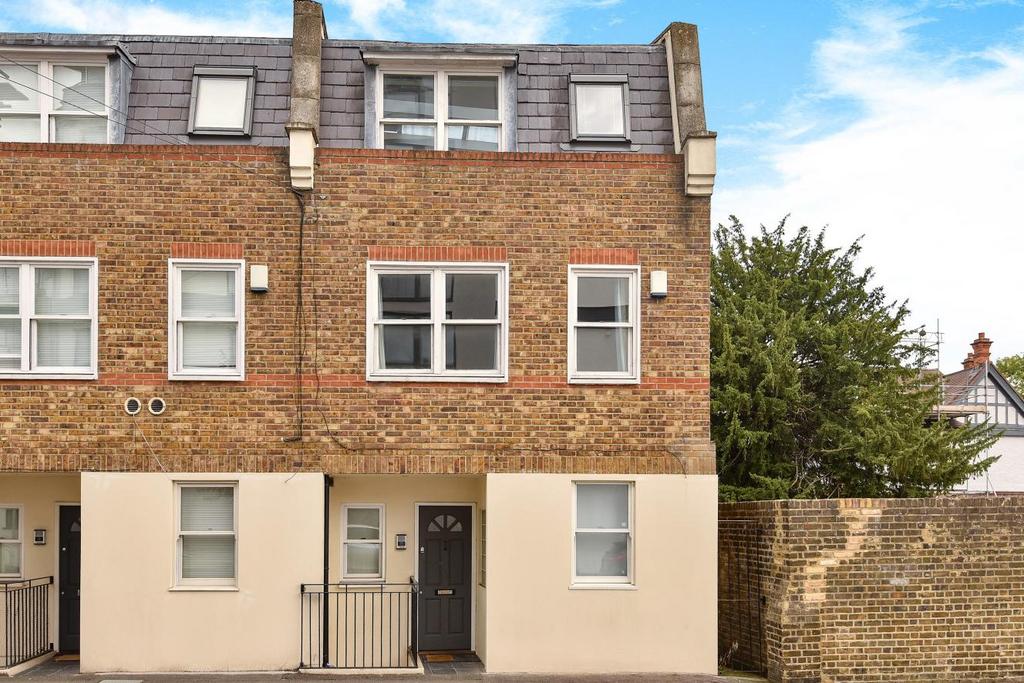 The Crescent, Wimbledon 4 bed end of terrace house £750,000