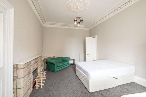 4 bedroom flat to rent - South Oxford Street, Edinburgh, EH8