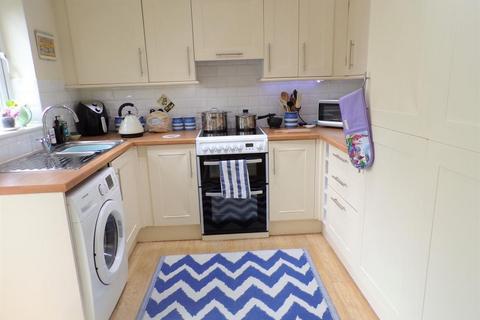 2 bedroom house for sale, Lowdale Close, Hull, HU5 5DS