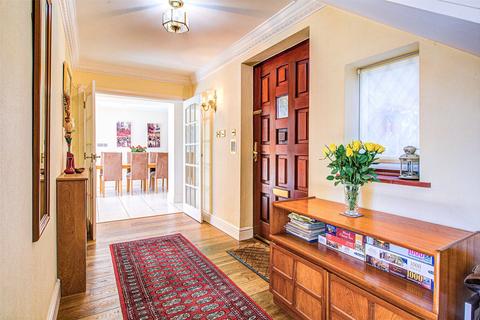 5 bedroom detached house for sale, Chiltern Hill, Chalfont St. Peter, Gerrards Cross, Buckinghamshire, SL9