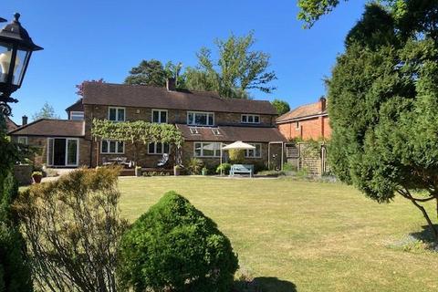 5 bedroom detached house for sale, Chiltern Hill, Chalfont St. Peter, Gerrards Cross, Buckinghamshire, SL9