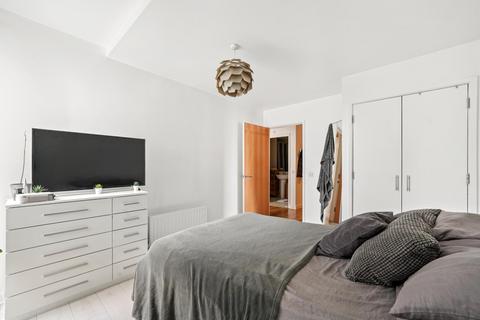 3 bedroom apartment to rent, Emily Duncan Place, London, E7